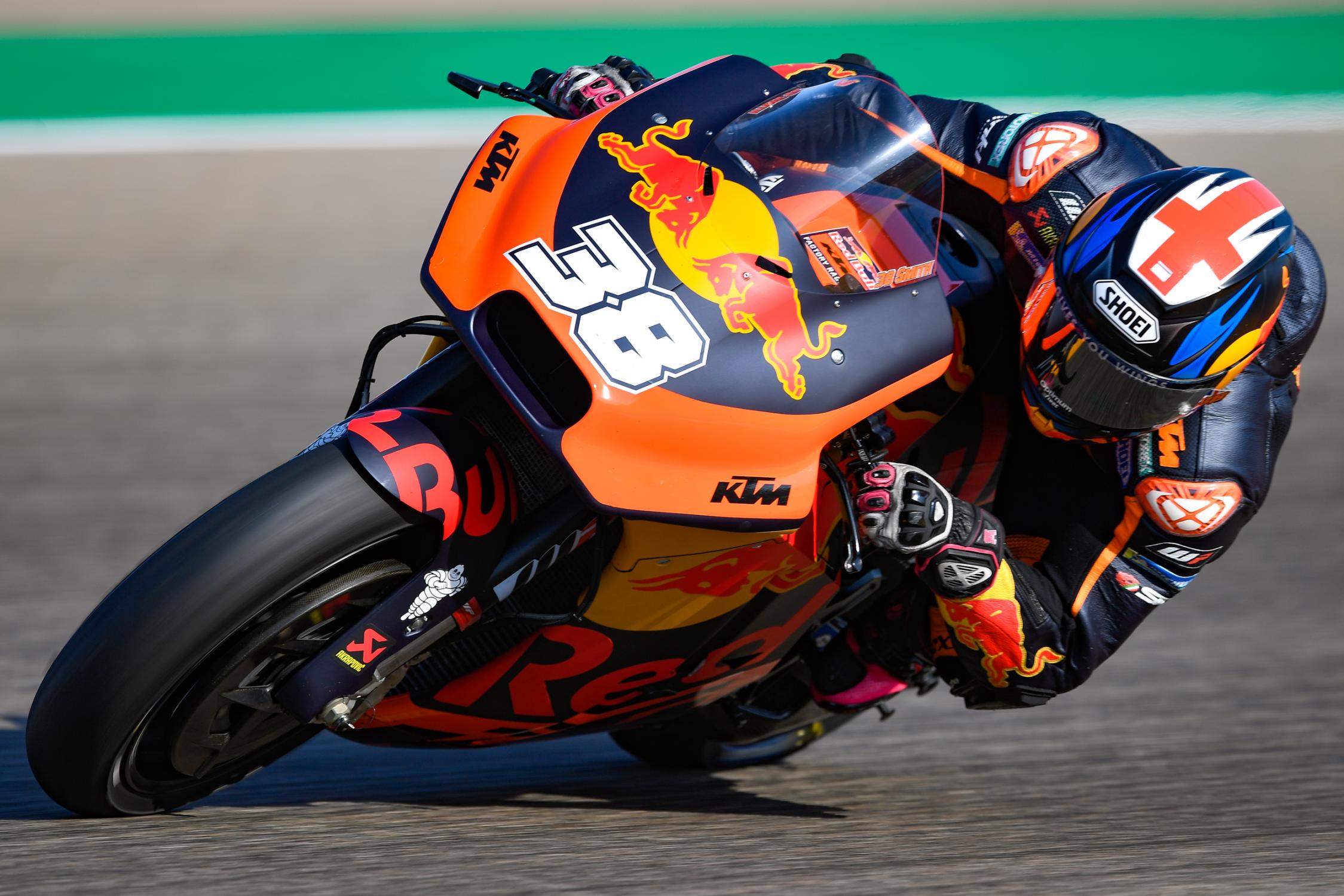 KTM也是使用V4引擎,且表現有越趨穩定之勢