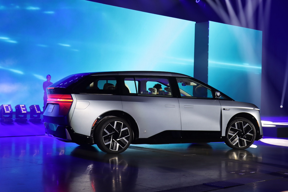 Model D將會有兩種版本車型可以選擇,性能表現不同但續航力表現幾乎相同