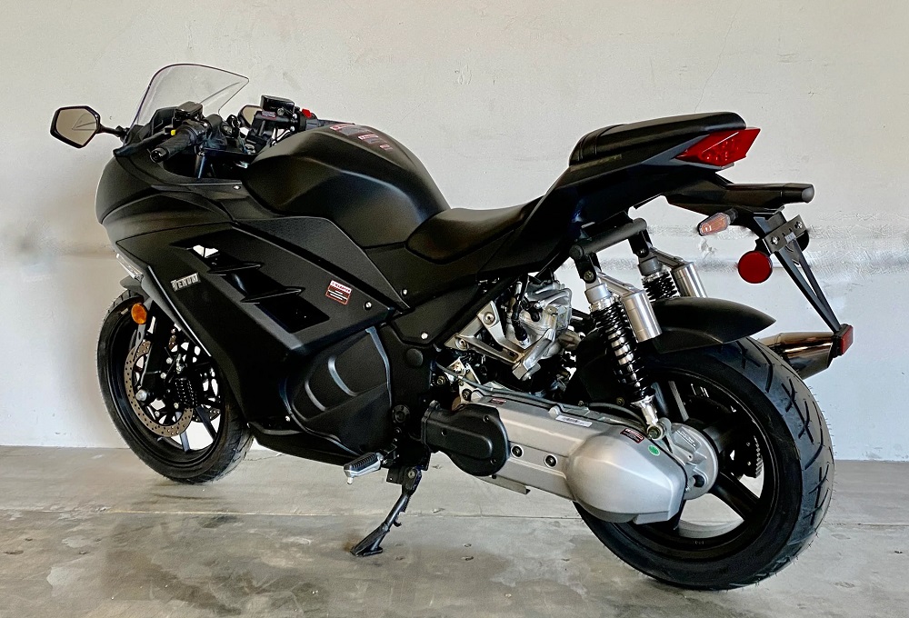 中國永源集團(Jonway)推出了一款仿賽速可達Venom X22 GT