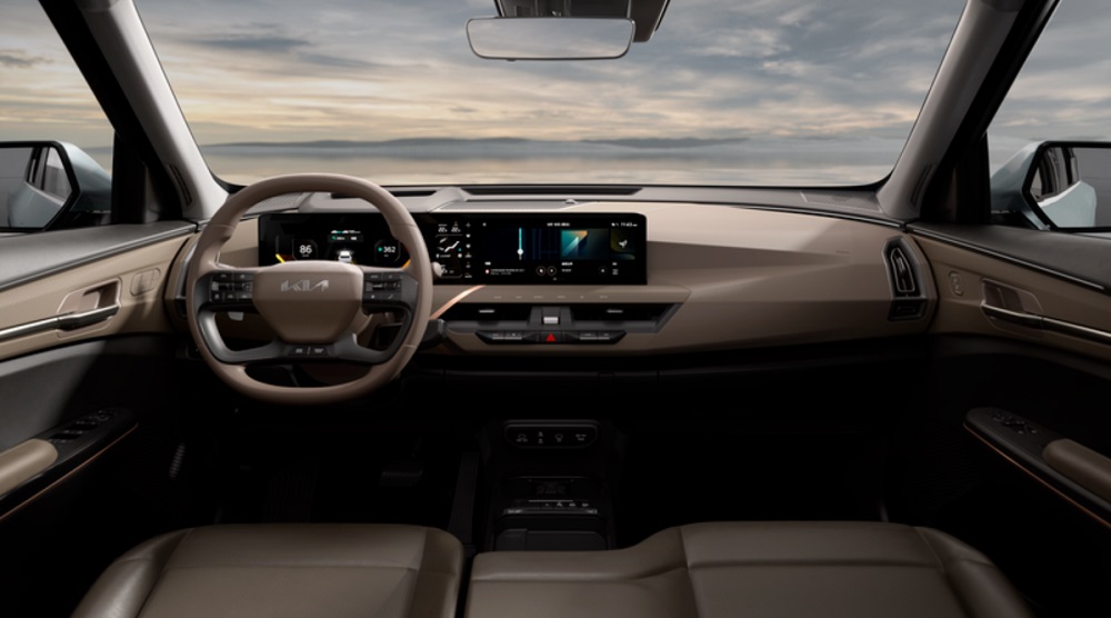 中控螢幕與儀表結合在一起的雙曲面螢幕設計詳細尺寸KIA官方尚未公布