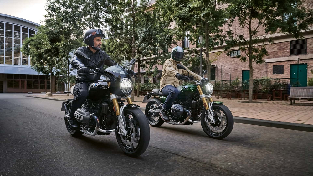 BMW 同時帶來了全新的R 12和新世代的R 12 nineT