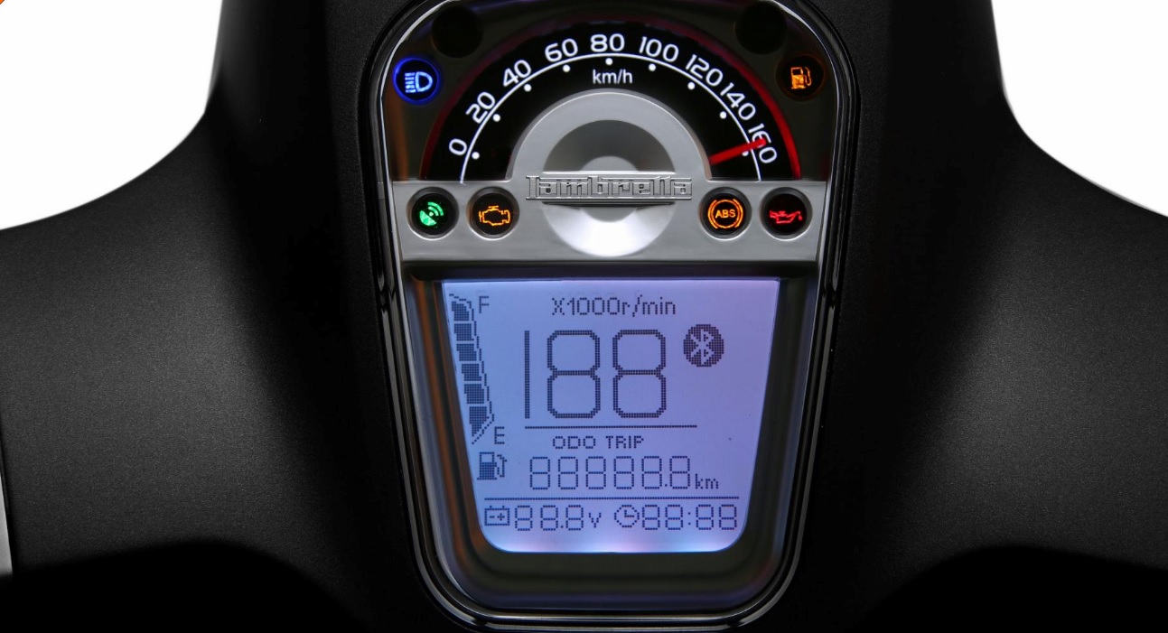 儀錶板是指針與液晶雙搭設計