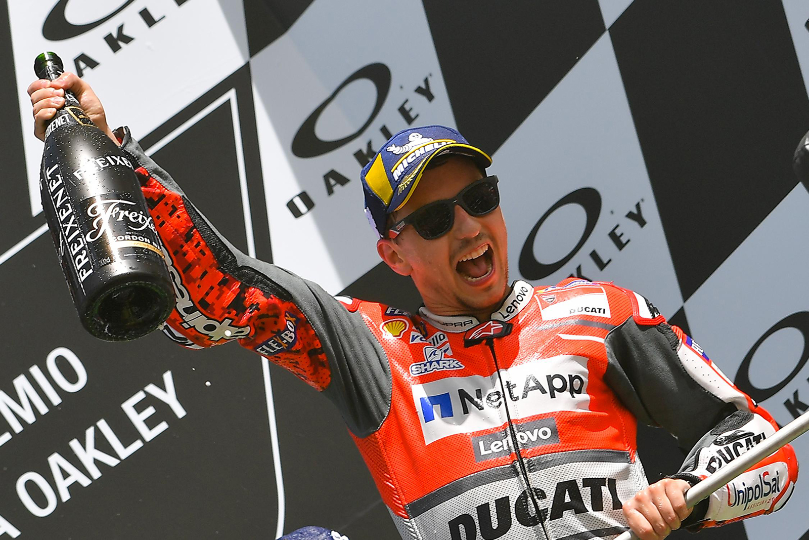 拿下義大利站的勝利,對於Lorenzo來說相當的重要,也讓他在Honda的轉隊合約上證明了自己