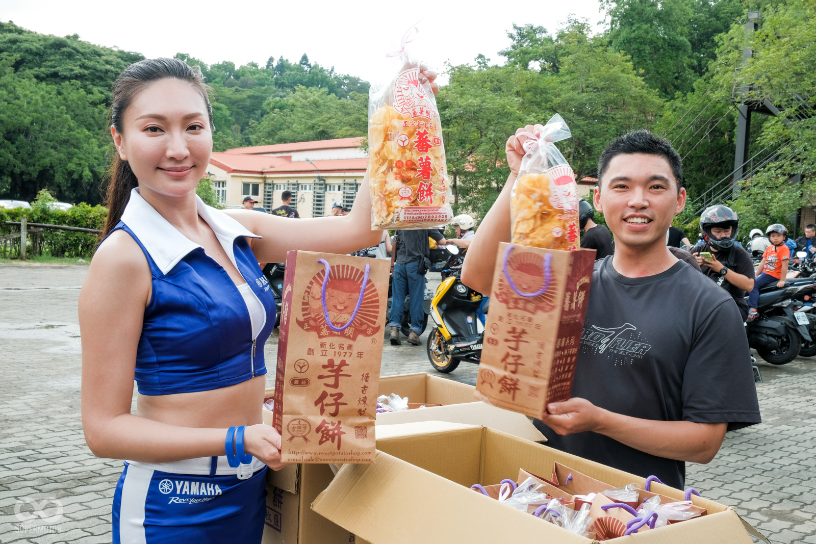 YAMAHA在活動結束送客之時，準備了台南當地伴手禮，讓前來參加的車主們都有個好玩好吃又好拿的完美ENDING