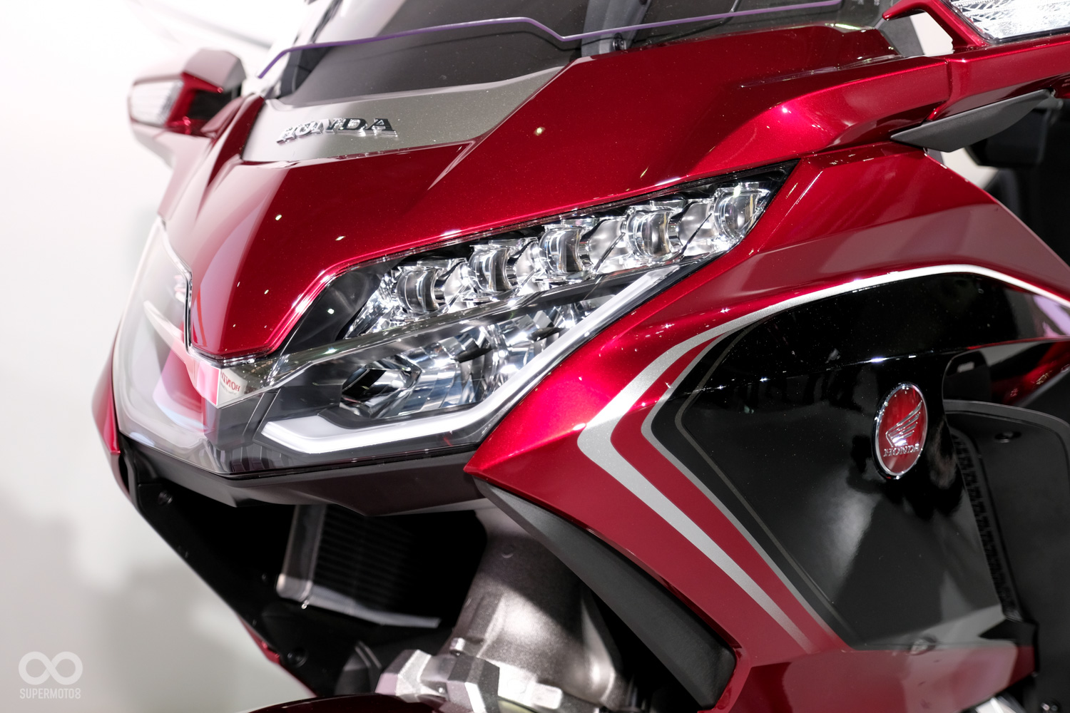 全面導入高科技配備，前後燈具都改為LED作為照明光源。