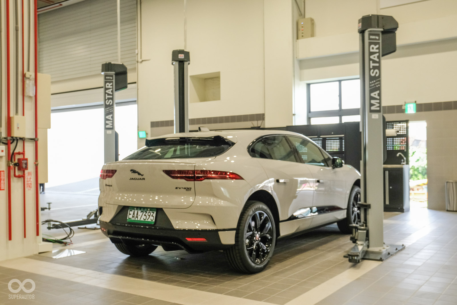 廠內提供電動車專用設備