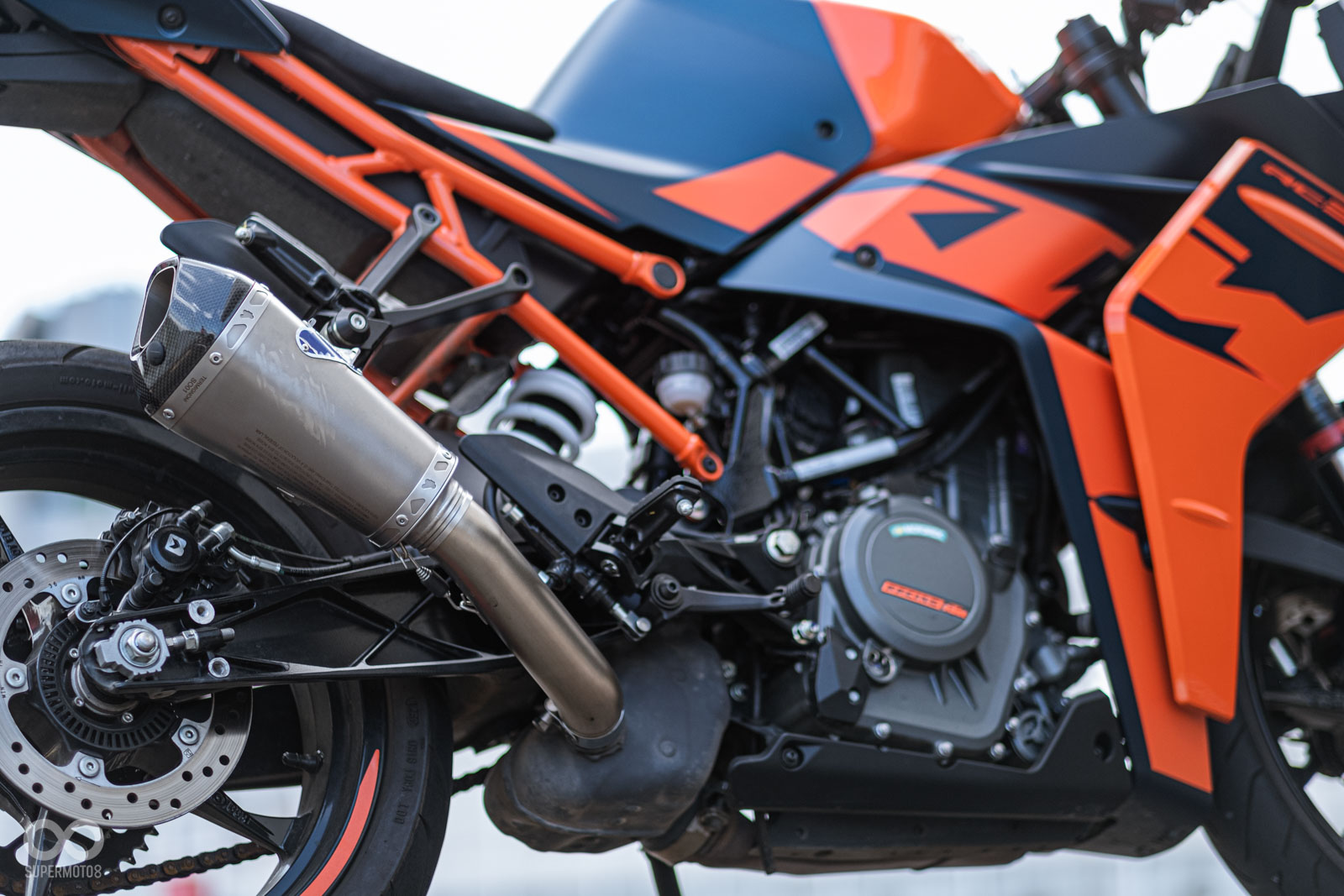 373c.c.水冷單缸,能爆發44PS馬力與37Nm扭力,絲毫不輸日系的雙缸對手!