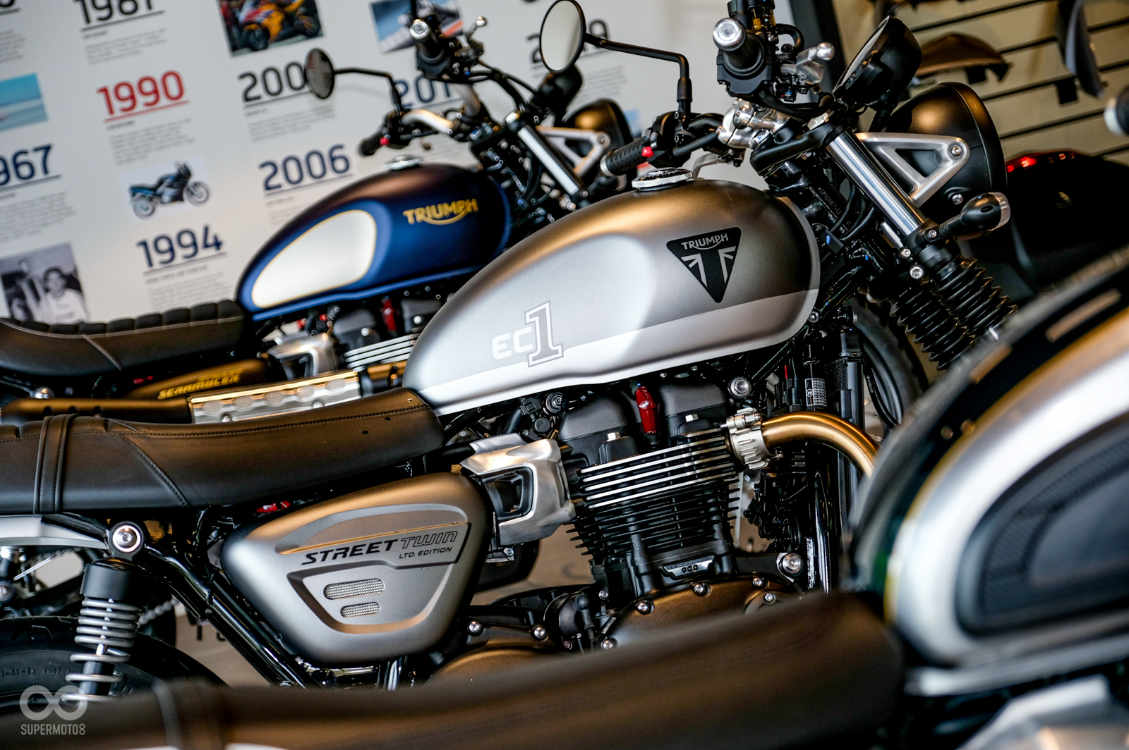 深淺兩種灰色,交織出倫敦東區的前衛時尚感