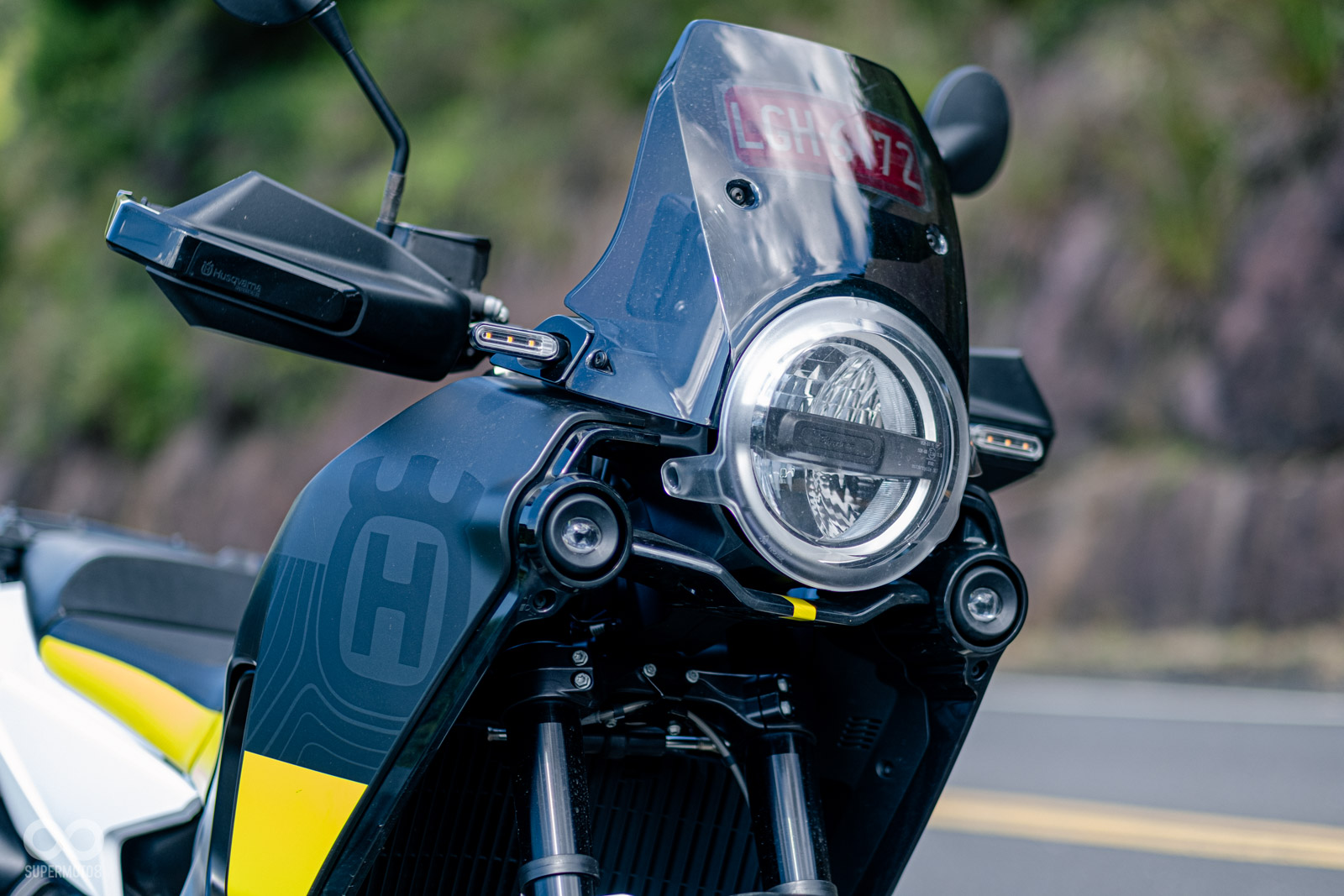 HUSQVARNA NORDEN 901標配霧燈