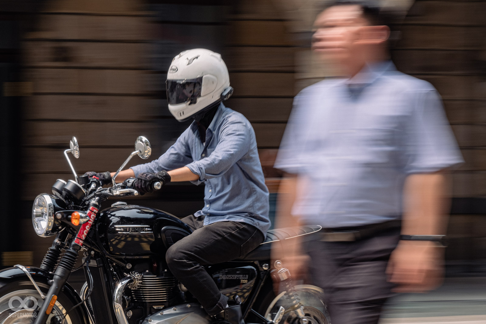 懸吊與煞車的調校，都像是個優雅的英國貴族，非常從容優雅