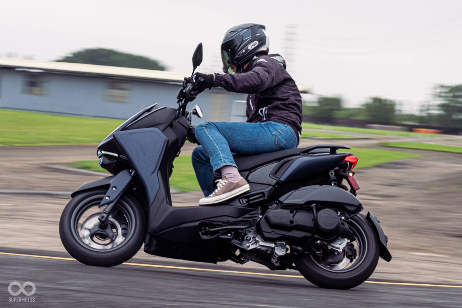 YAMAHA AUGUR比FORCE 2.0在懸吊部分調軟8%，但試乘當下路況平整，感受並不明顯