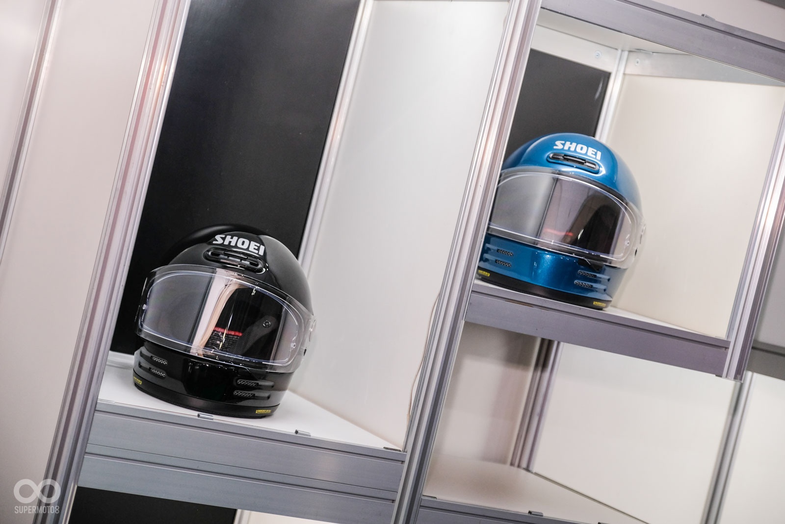 SHOEI Glamster復古帽也在現場有試戴體驗