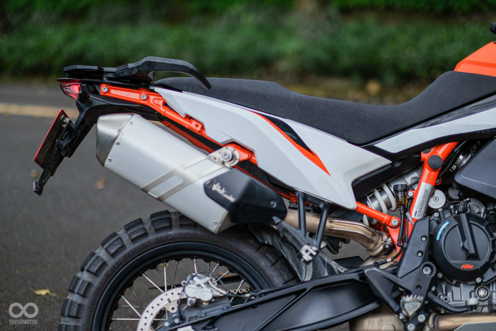 平整化椅墊讓越野騎乘時更順暢