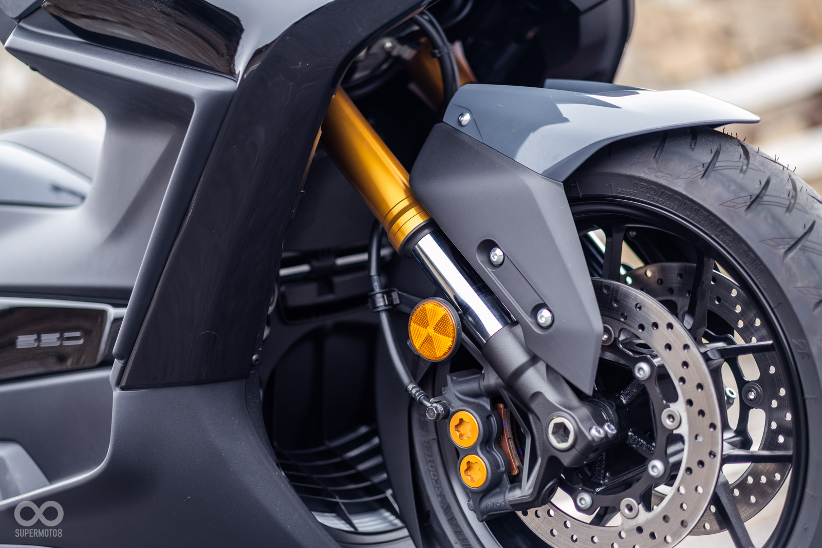 本次改款中雖然引擎規格不變,但前避震阻尼增強