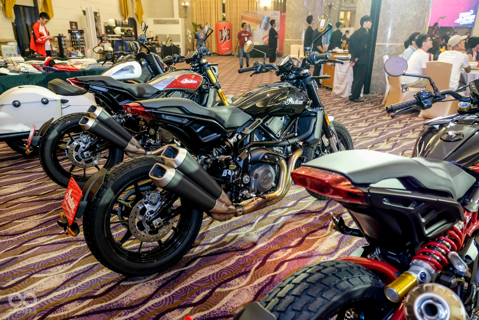 Indian FTR1200配備、顏色都較為低調。售價78.8萬元起