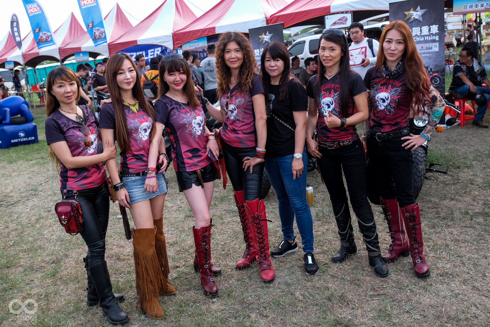 這幾位可不是坐在後座的女王，而是熱血的女十字軍騎士