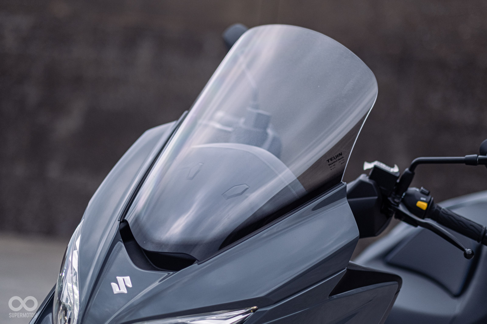 風鏡為不可調形式