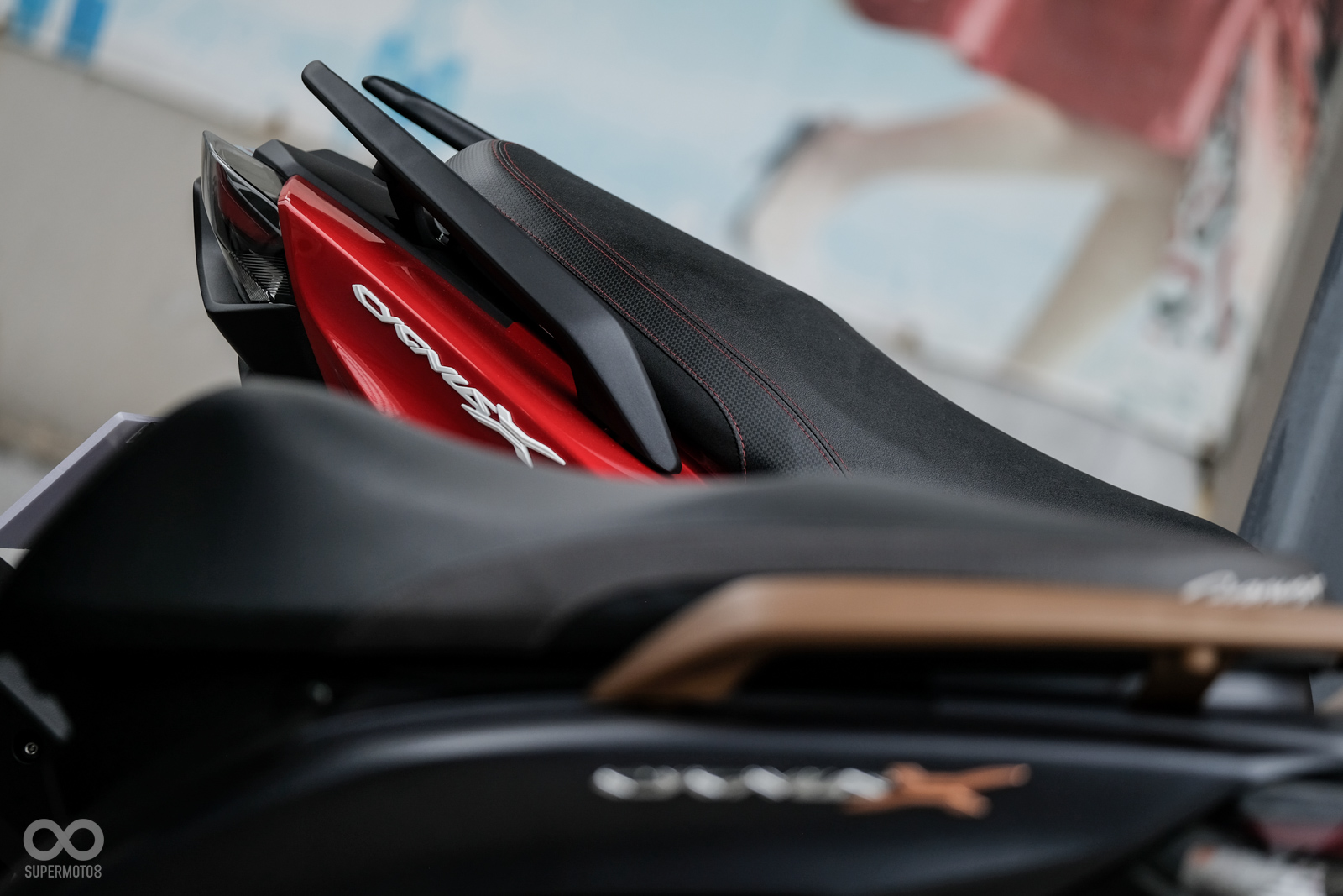 車身線條可以隱約看出上一代的影子