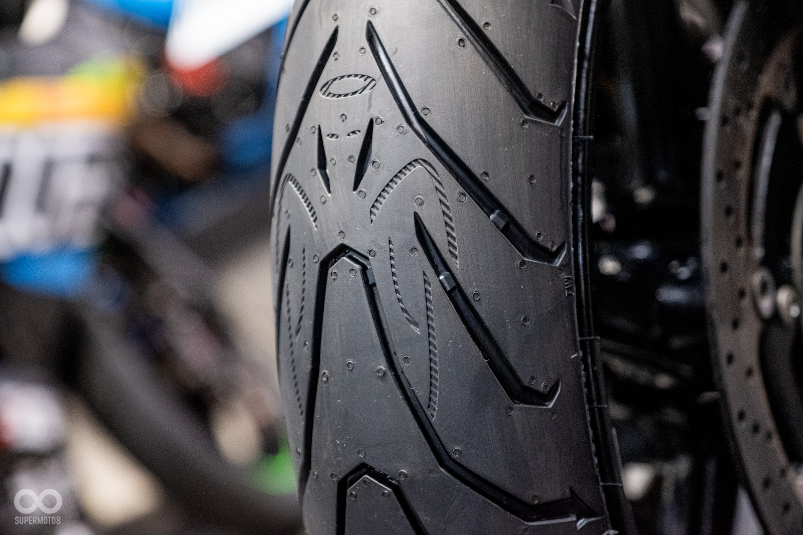 ANGEL™ ST作為系列開山之作,在磨耗里程、運動性能有著出色的平衡性