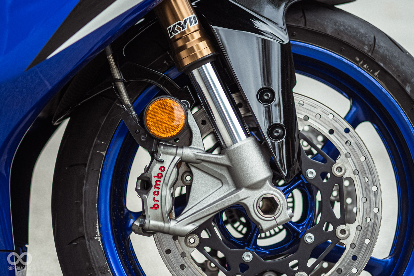 前煞車也直接用上整套的Brembo系統，帶來強勁又軟Q的制動手感