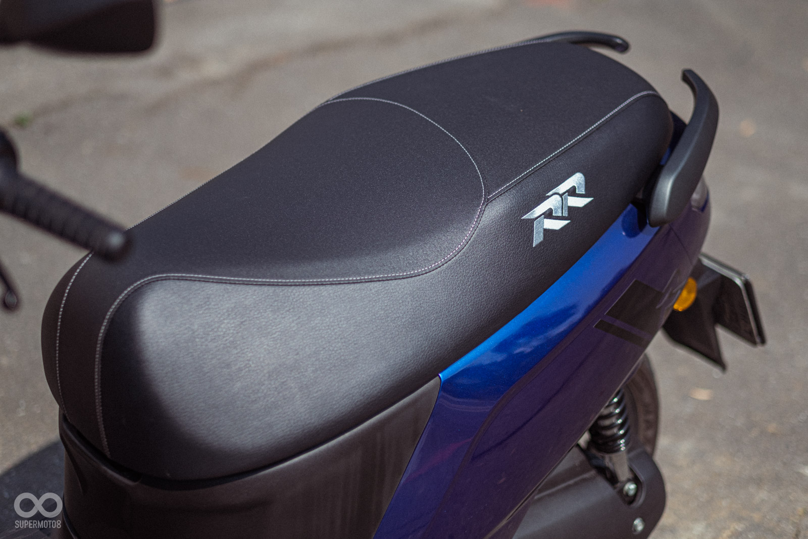 eReady Run 76 Belt的座墊除了有RR電繡之外，坐墊本身也獲得支撐性強化