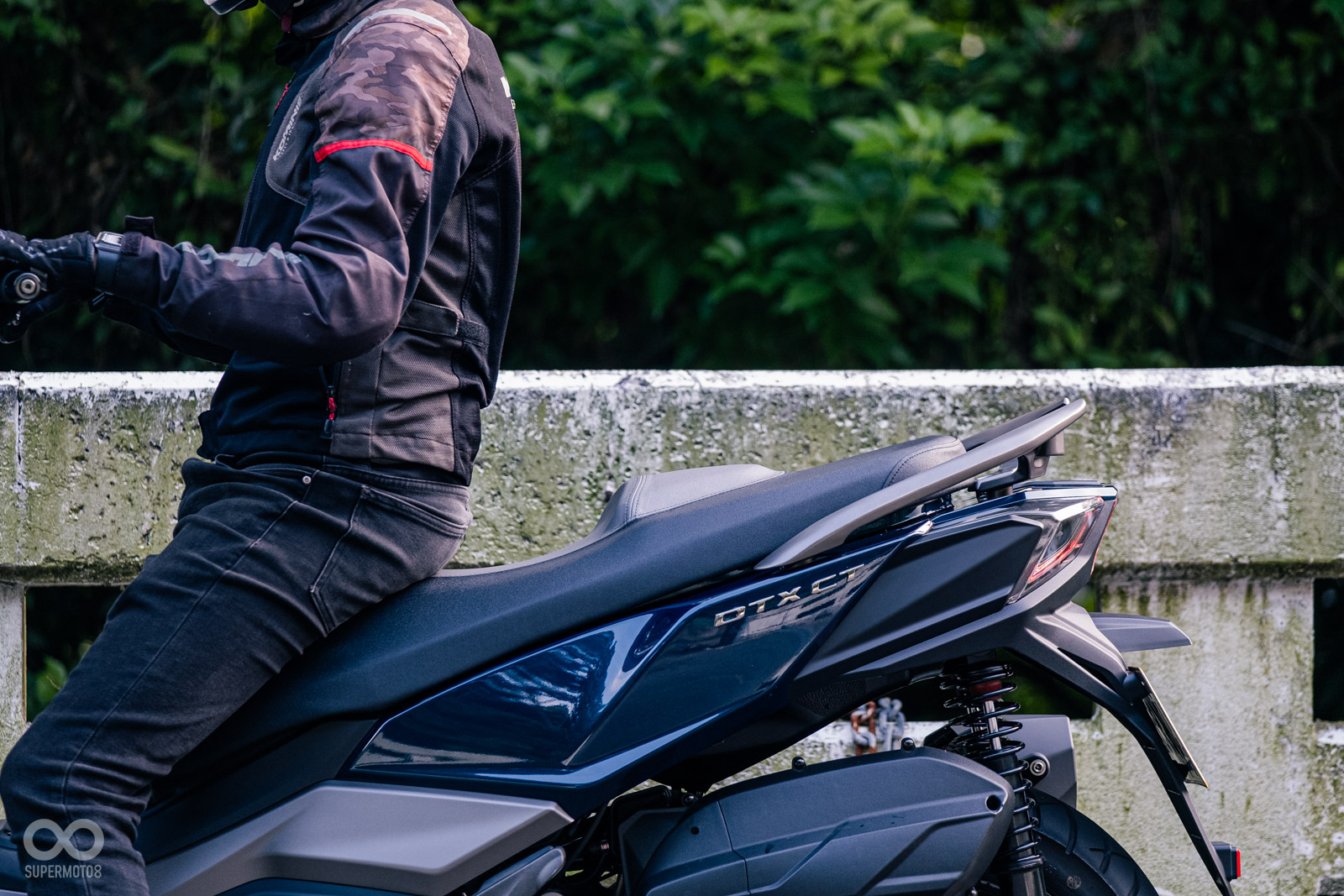 可以看到前座空間相當寬敞