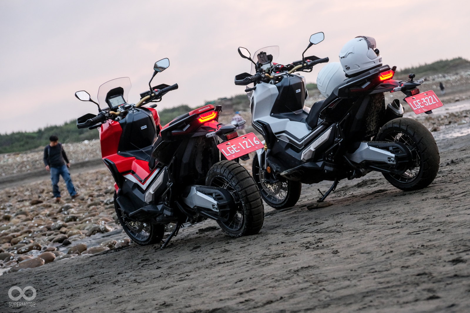 鬆軟的地面上,停車前須確保側柱是否穩固