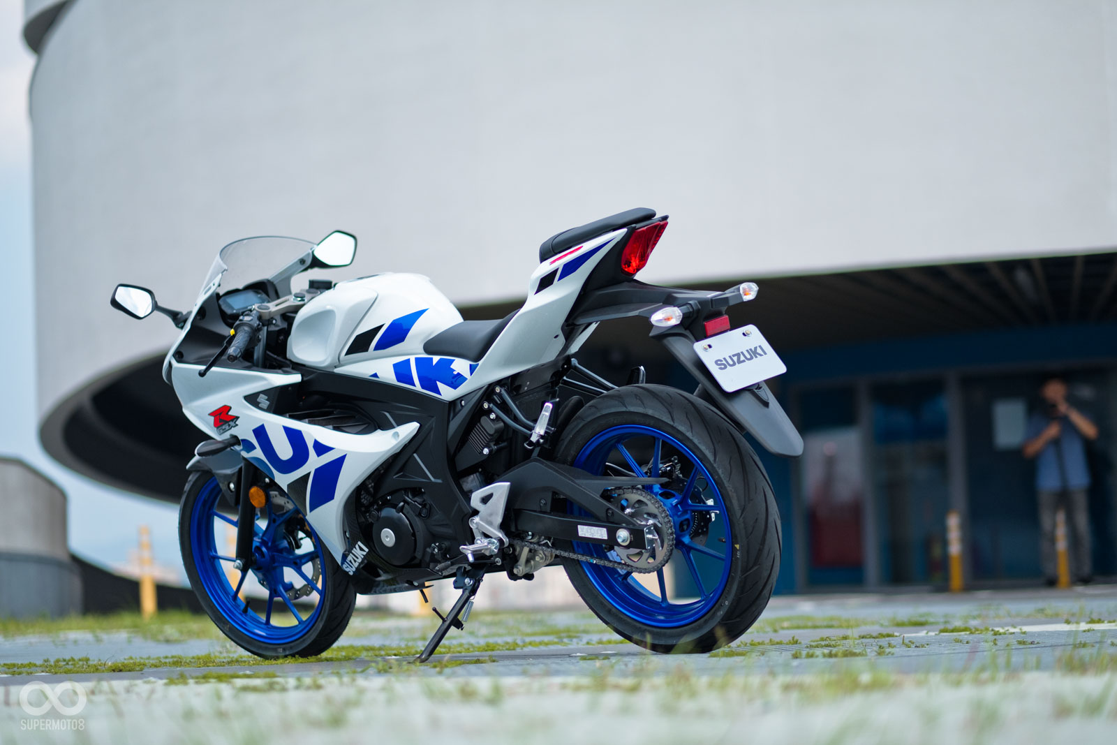 SUZUKI GSX-R 150配有130後胎,視覺感受更為飽滿
