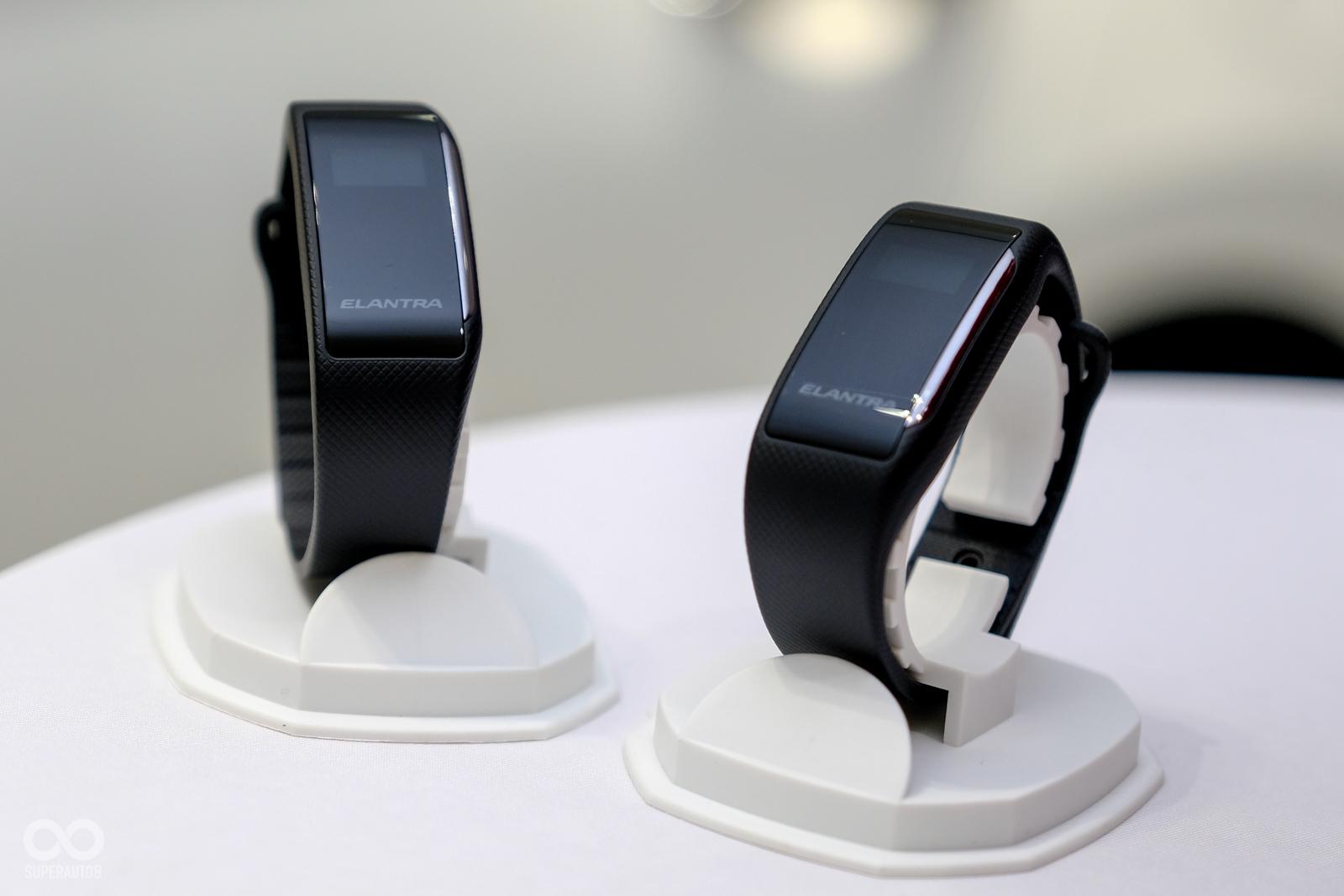 Smart Key智能手環除了可作為感應鑰匙外,還可以紀錄車主的日常生活狀況