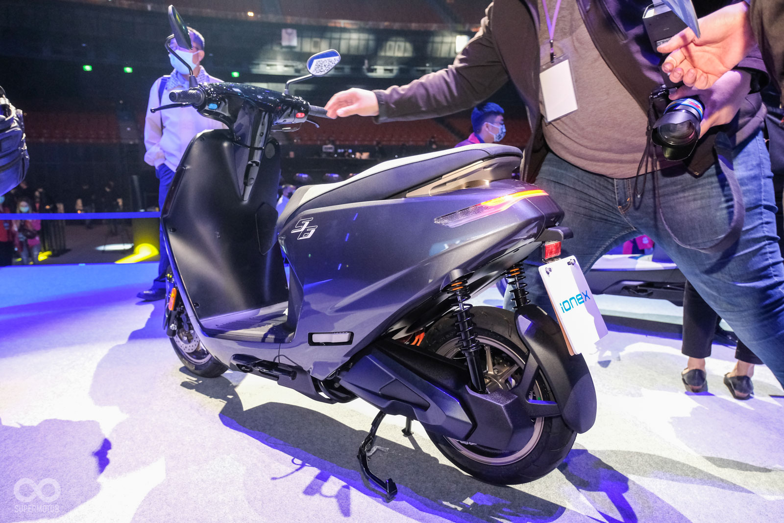 坐墊上翹的設計,給S6多了幾分運動感