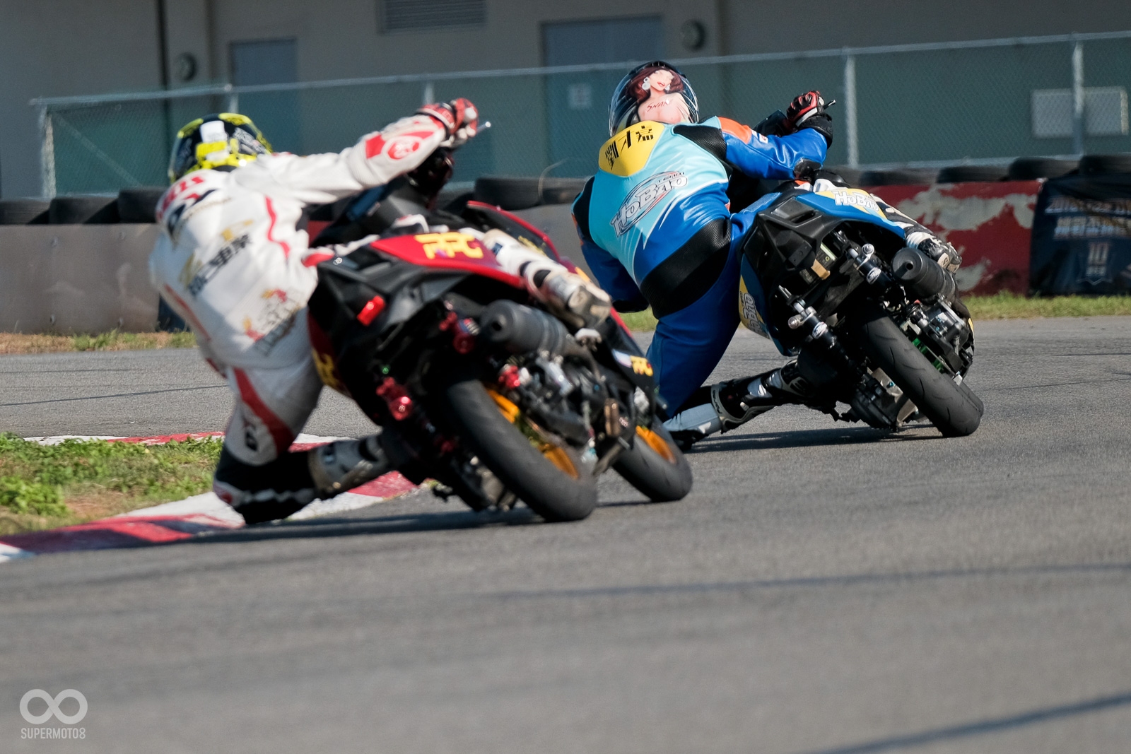 KCC挑戰杯除了提供車手競技的舞台之外,也是許多改裝店家宣傳自家商品的大好機會