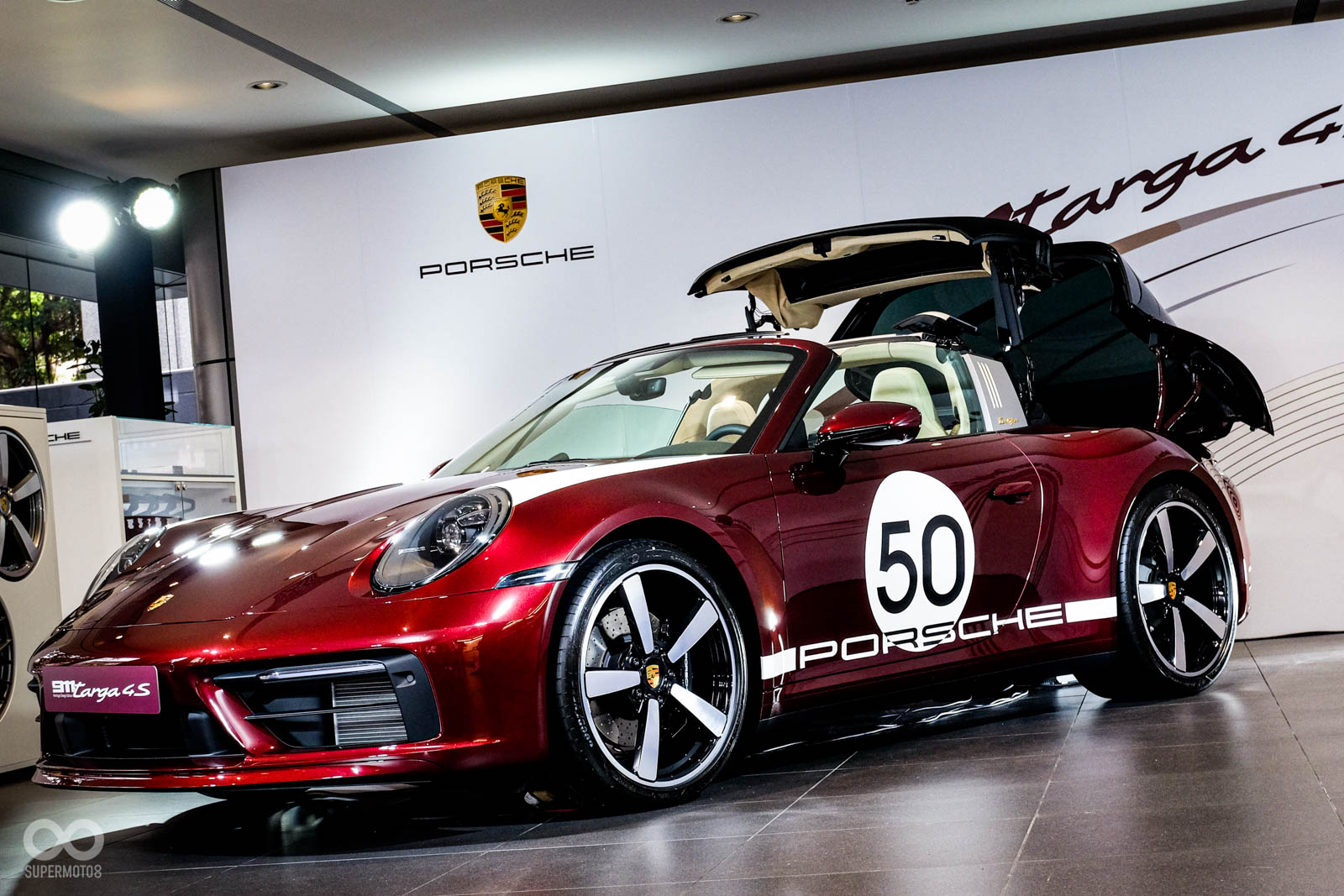 全球限量992台的911 Targa 4S Heritage Design Edition亮相