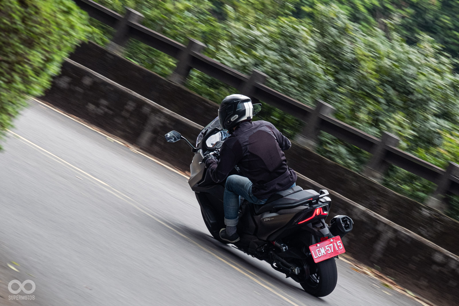 AK550狂野的270度並列雙缸，真的帶來很悅耳的聽覺享受