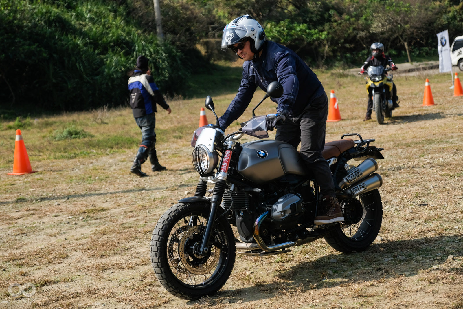 當天也有R nine T Scrambler車款下場挑戰繞錐