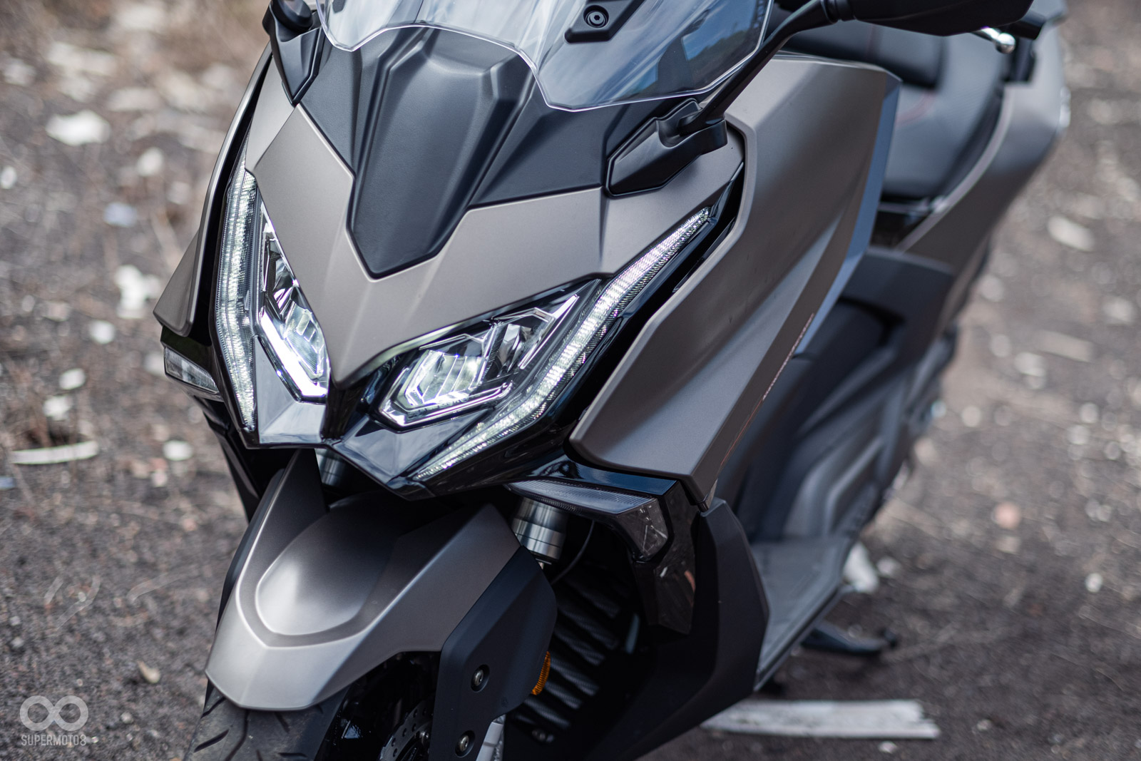 簍空設計替AK550 Premium帶來更壯碩的視覺感受