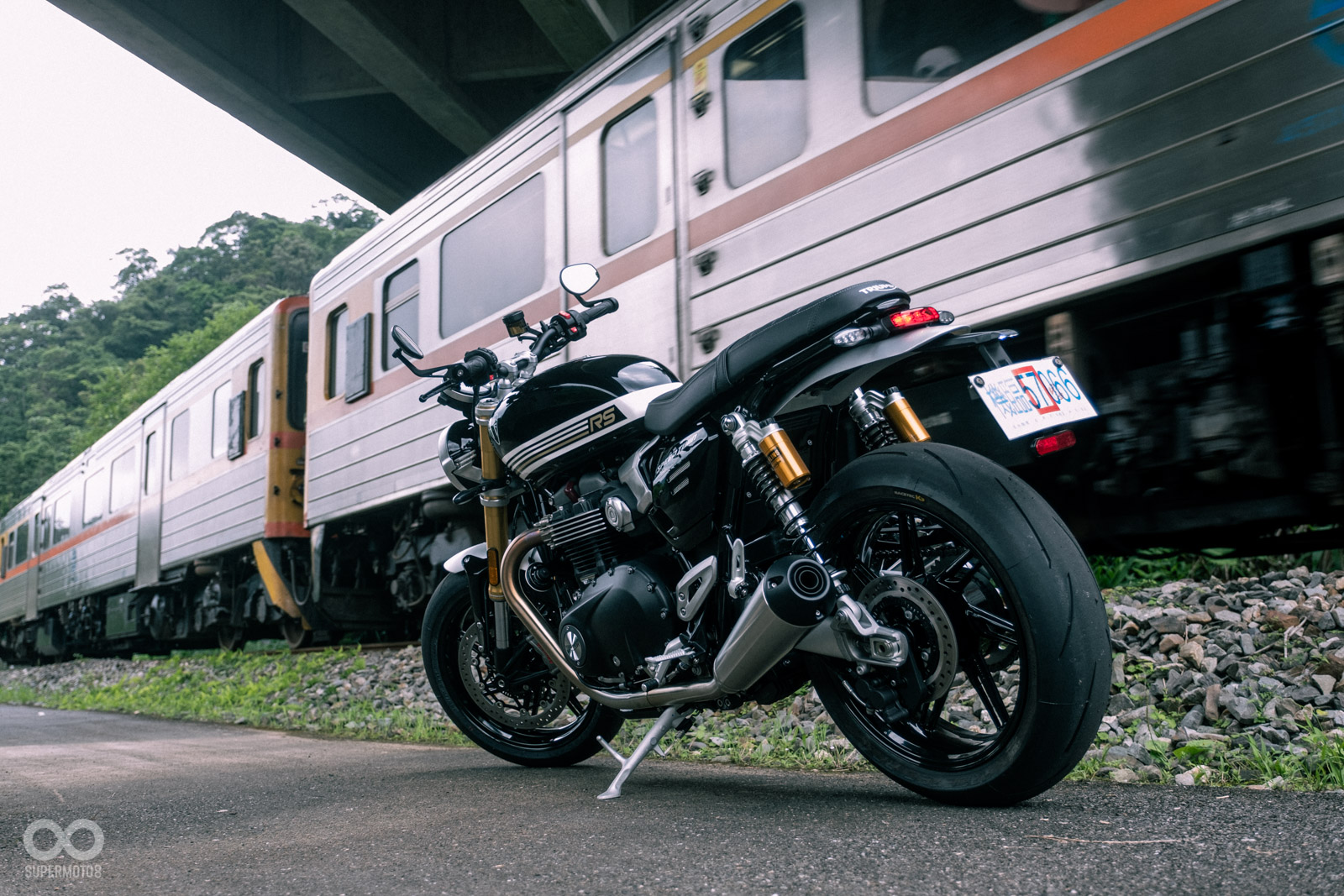 經典速度兩者兼具，Speed Twin 1200 RS