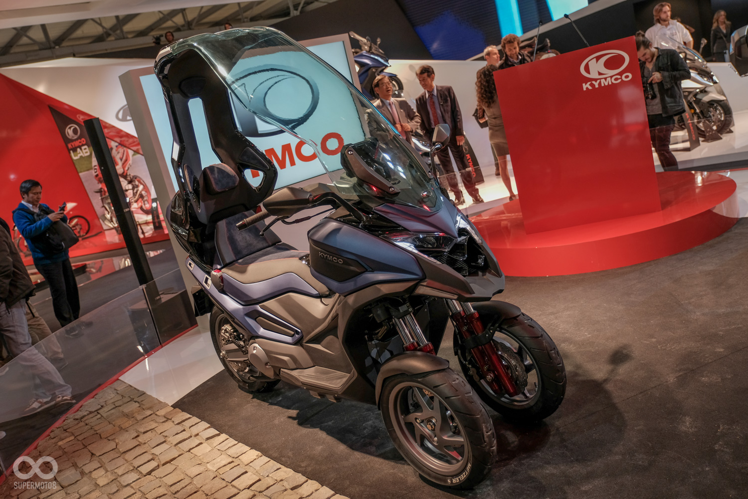 KYMCO一口氣發表了二輪的CV2與三輪版的CV3