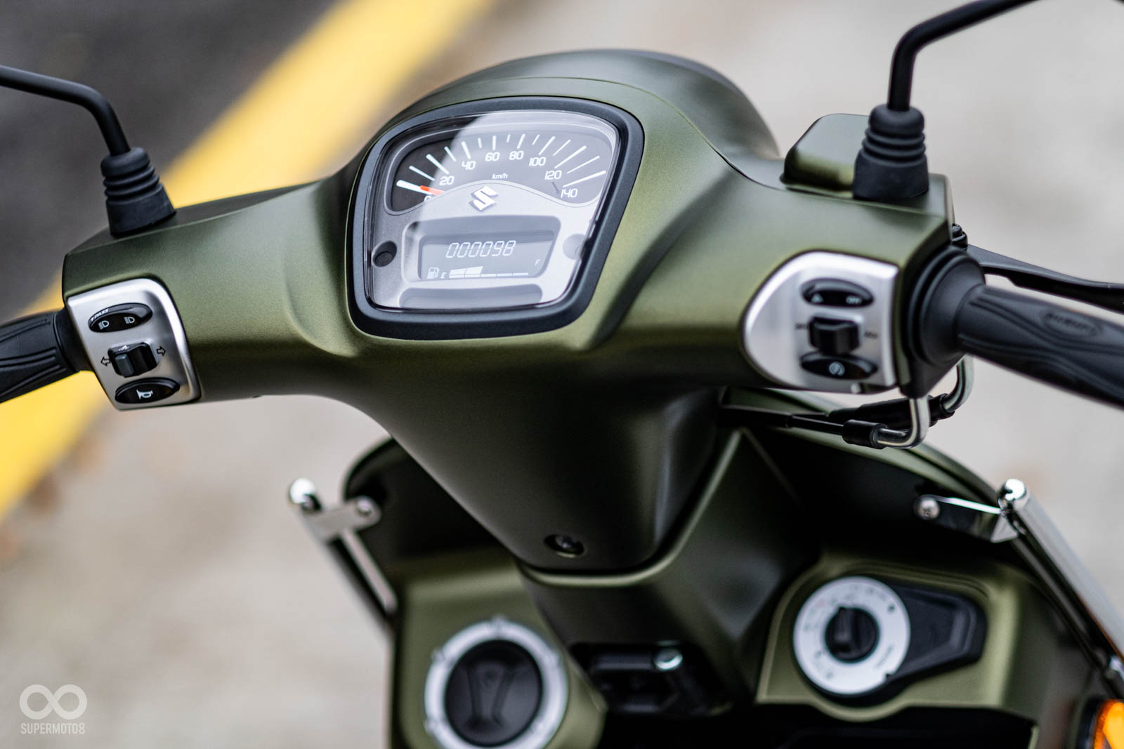 僅需身上帶著Keyless晶片鑰匙,按壓黑色旋鈕即可解鎖車輛