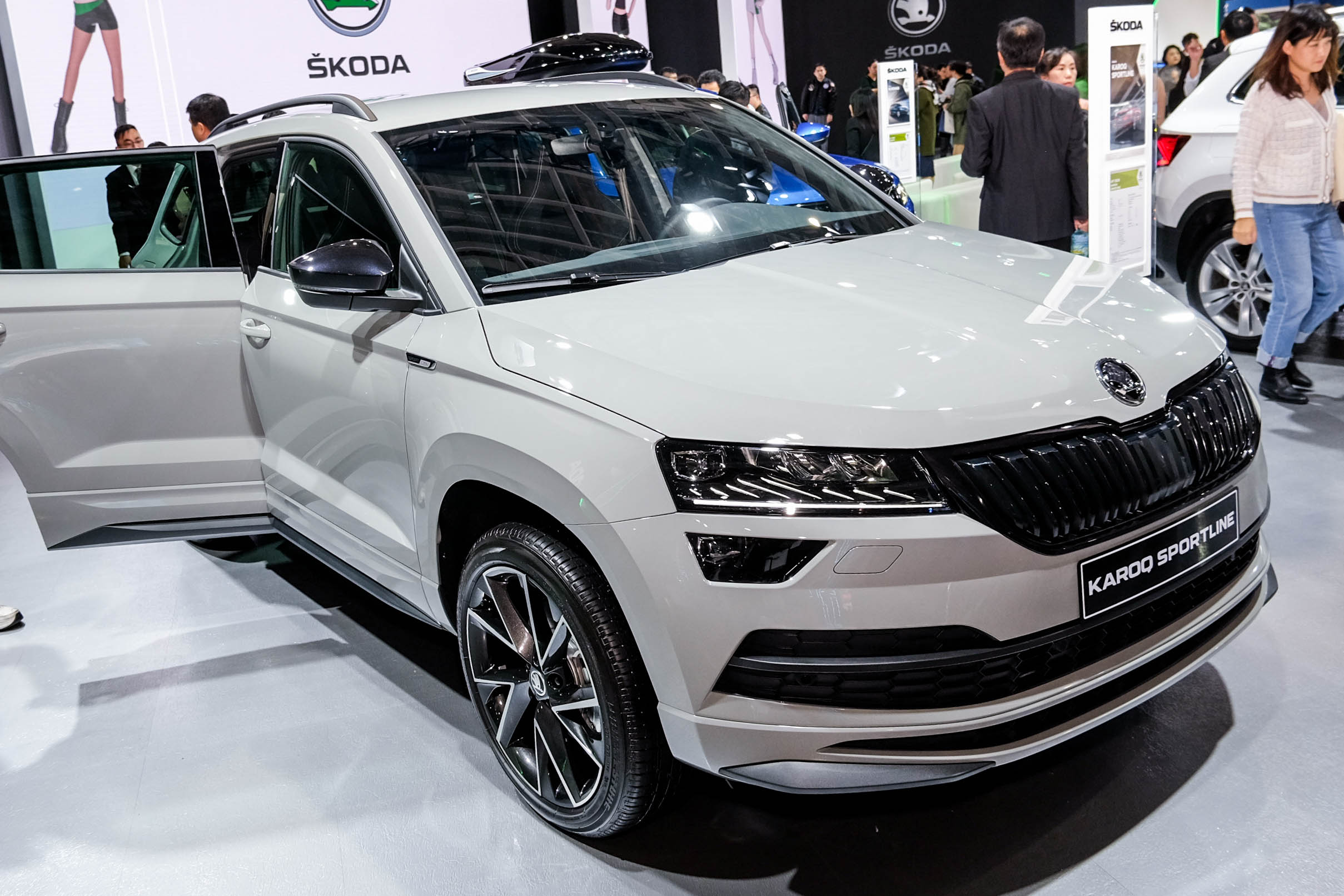 SKODA Karoq Sportline性能版也首次在台曝光,並且宣布引進計畫