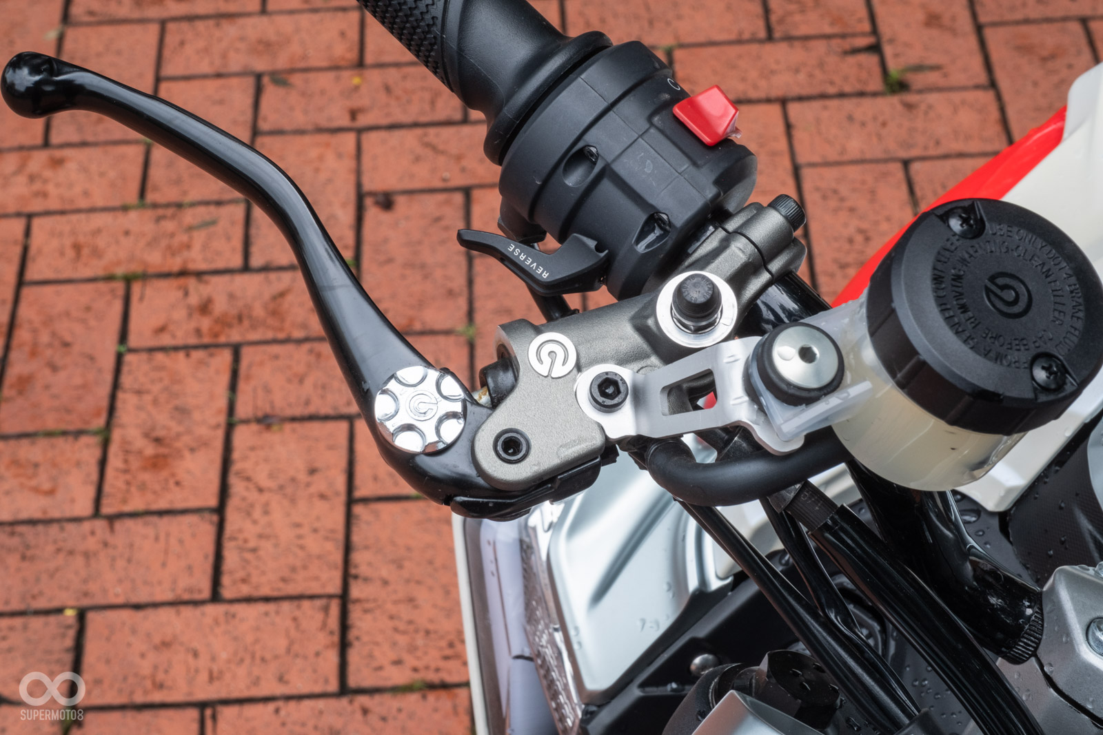 前煞車總泵也直接給你BREMBO
