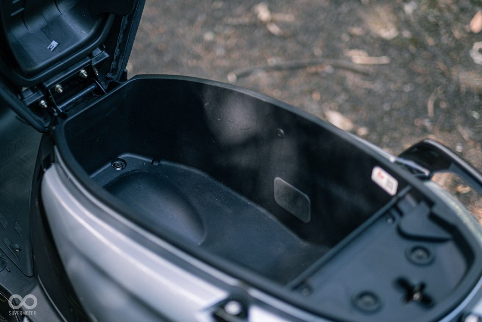 坐墊下空間前後長度優異