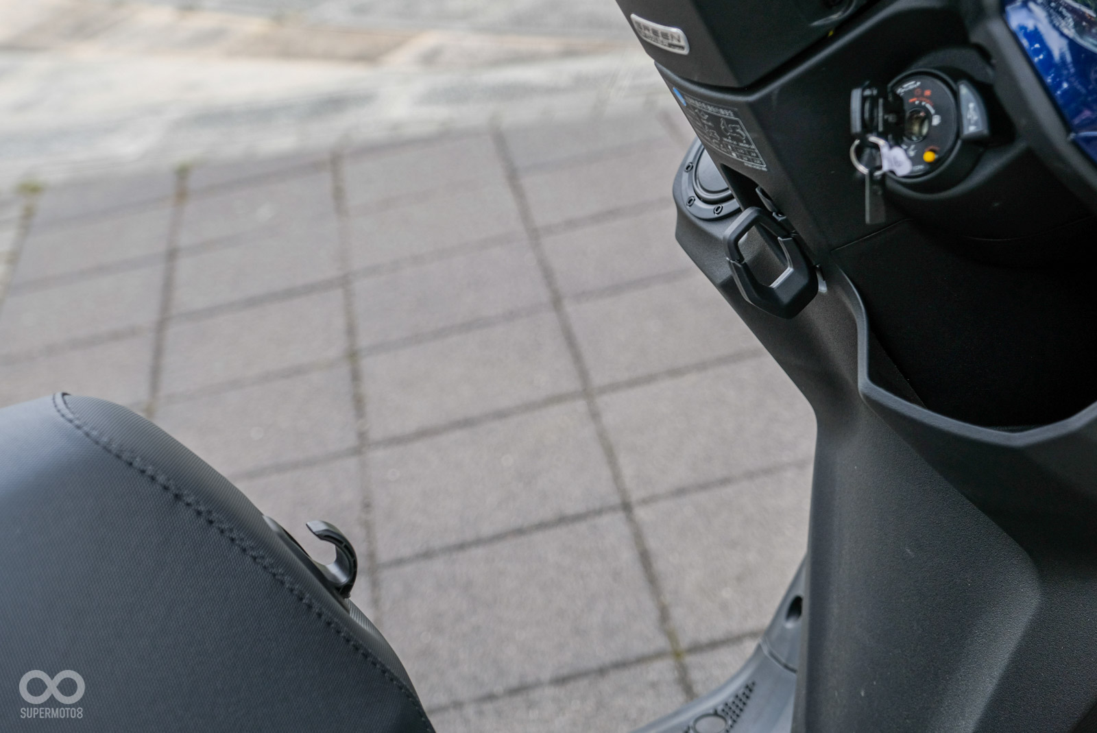 雙掛鉤設計，可以把冷熱食分開掛放，相當實用