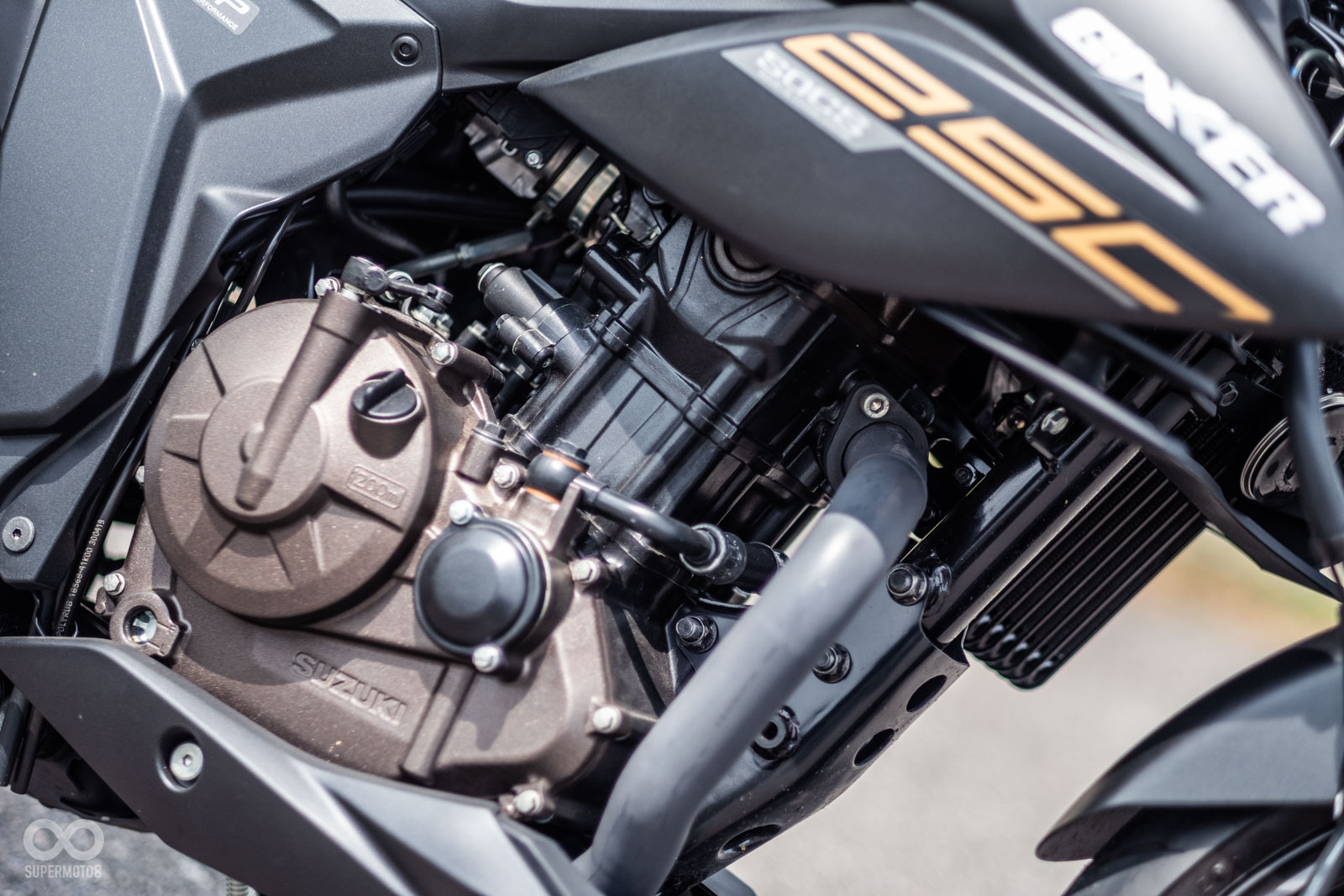 249 c.c.油冷單缸引擎,可爆發出最大26匹馬力