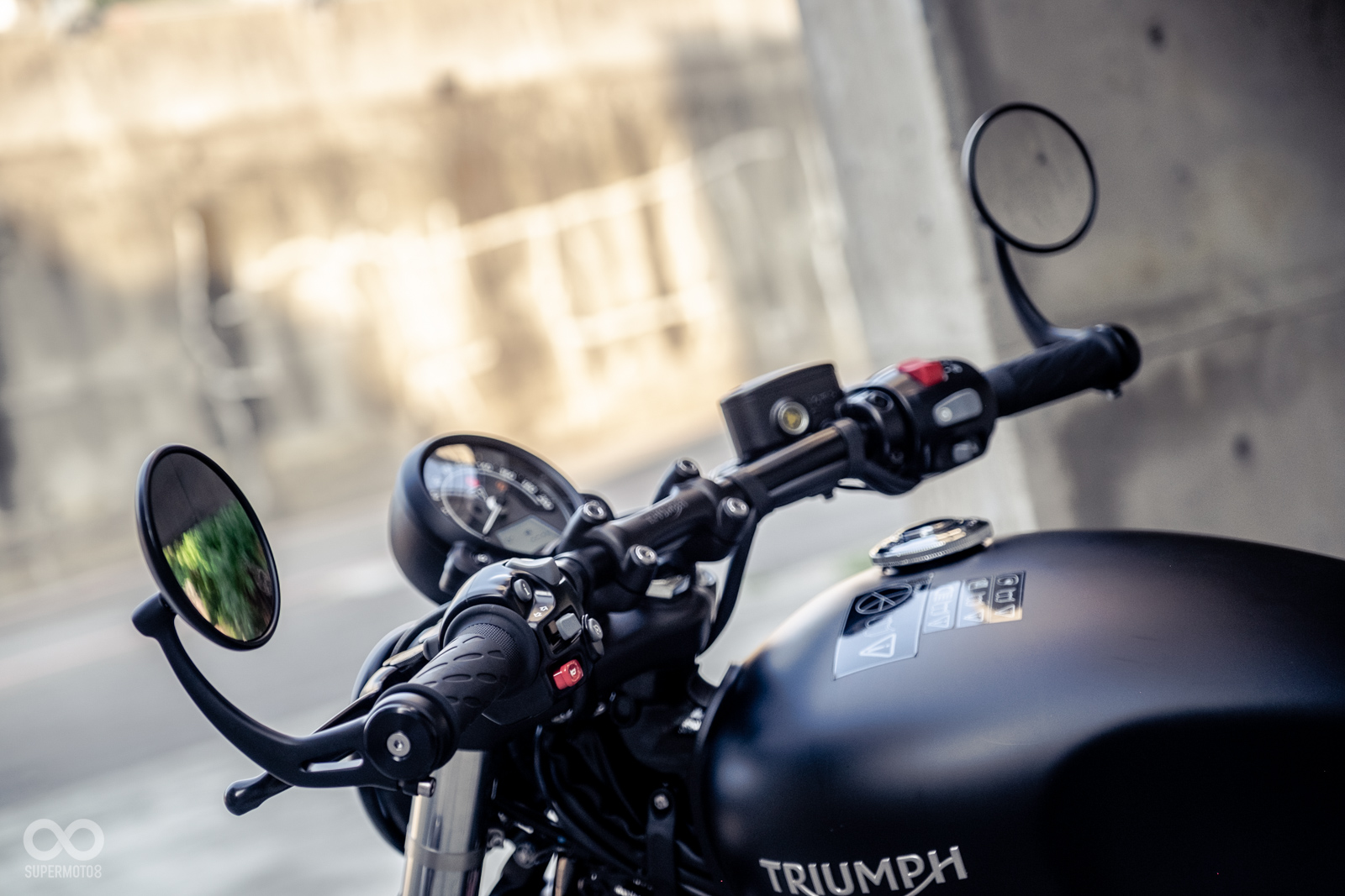 後照鏡為左右端子鏡設計