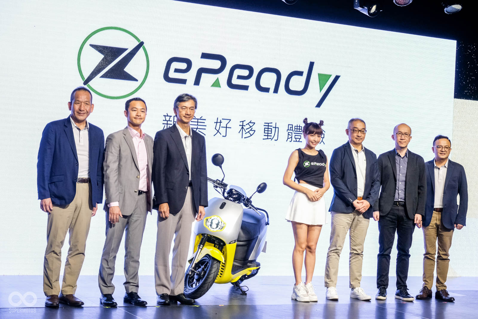 台鈴工業 黃教信 董事長、台隆集團 黃教漳 董事長，以及eReady電動車事業林進賢總監，一同迎接車輛上市