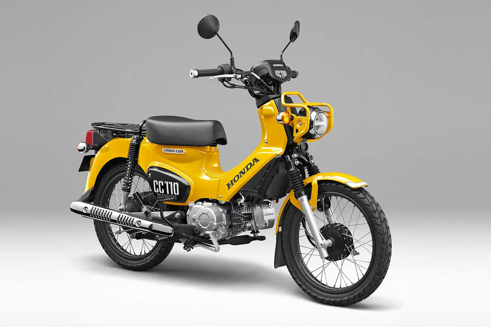 Cross Cub造型起源自1961年的首款越野小狼HONDA Trail 50 "Hunter Cub"，這台被稱作是世界上第一輛兩用車，背後誕生的原因非常有趣