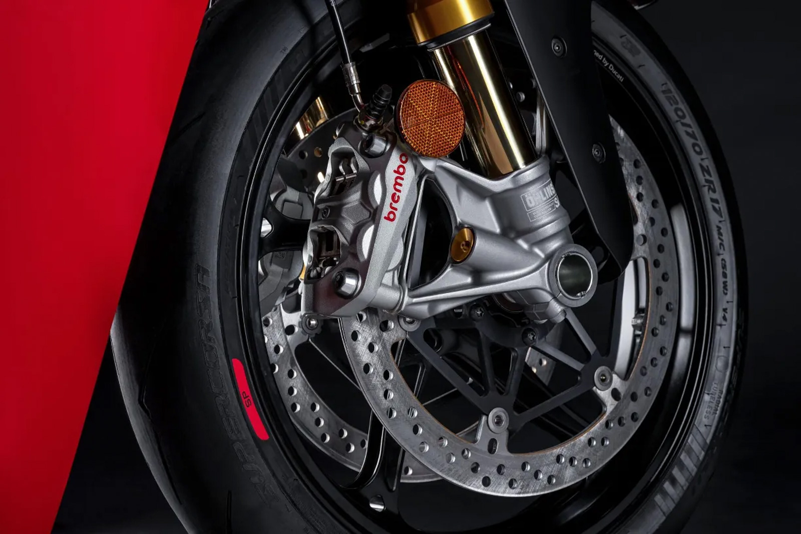 Panigale V4/S也是首款搭載Brembo Hypure煞車卡鉗,比前一代Stylema卡鉗減重30公克