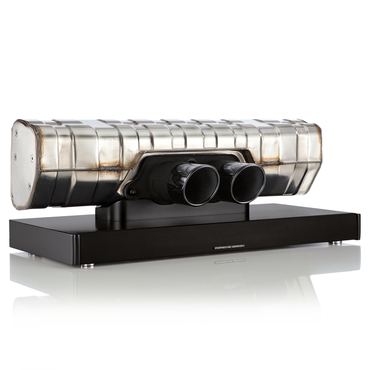 74 cm x 28 cm x 32 cm的尺寸有點大,若要當作家中擺飾需事先規劃