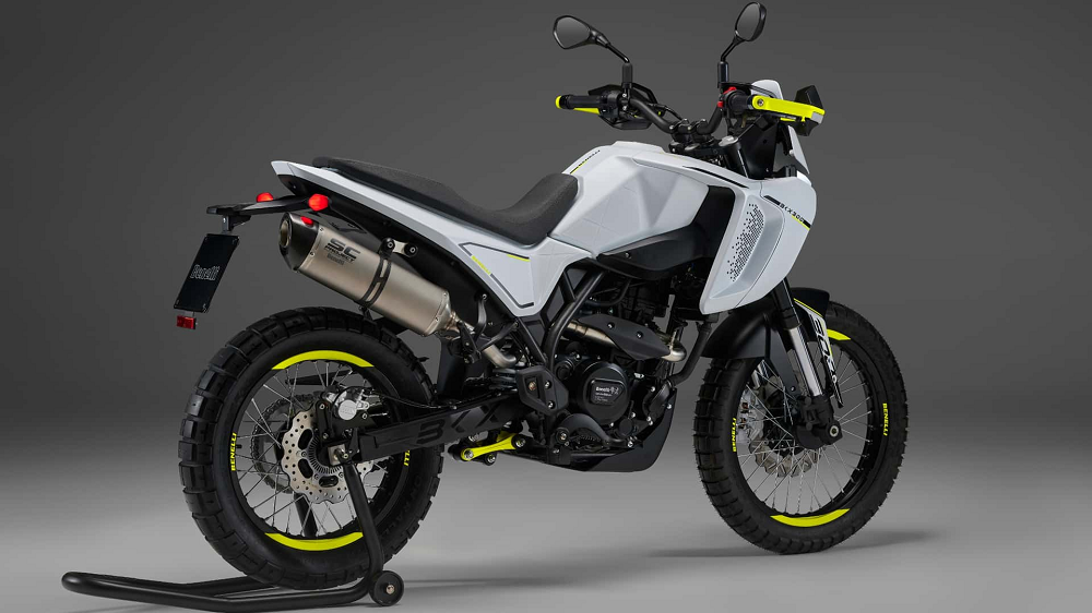 BKX300將採用292.4c.c.的單缸水冷引擎，引擎最大馬力可以產生29.2hp