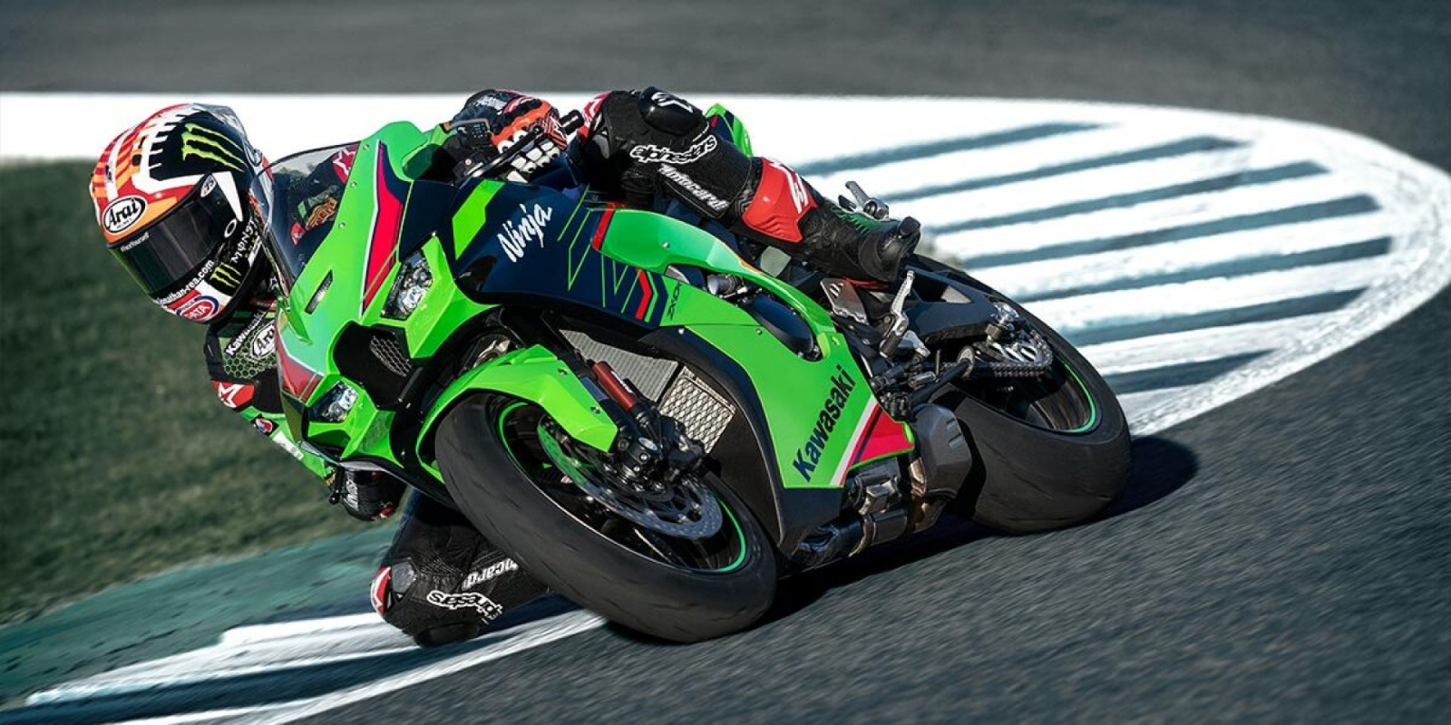 Ninja ZX-10R改款後近似H2系列的霸氣外觀，光是圖片就讓人口水直流